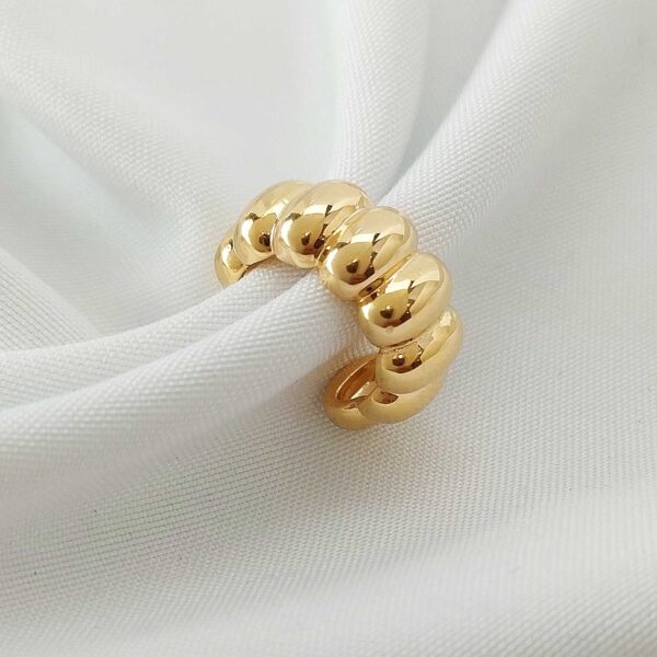 brinco piercing ondas liso dourado